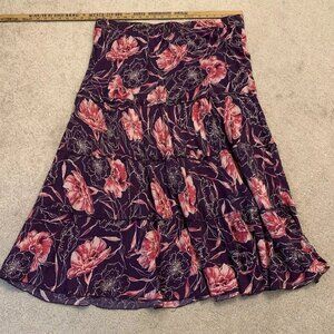 White Stag 22/24W. Full Tiered Rayon Skirt. Elastic Waist 40" Unstretched B8